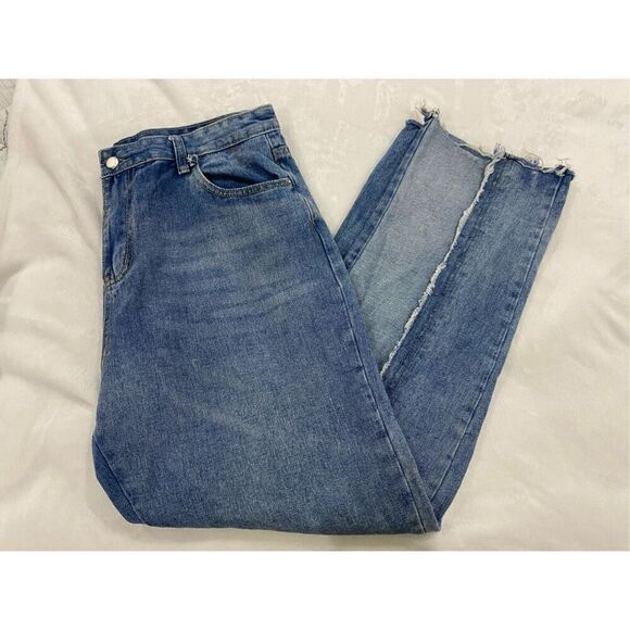 Fashion Nova Something Missing Boyfriend Jeans Size 13 - Picture 3 of 8